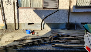 カーポートの倒れた主柱を起こして切断